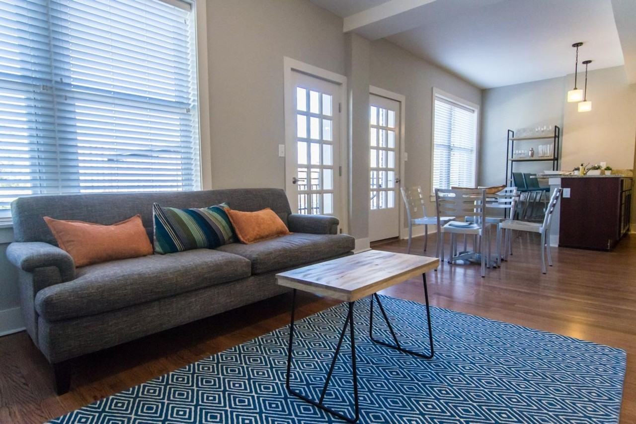 Flats on Howard - Photo 5 of 50