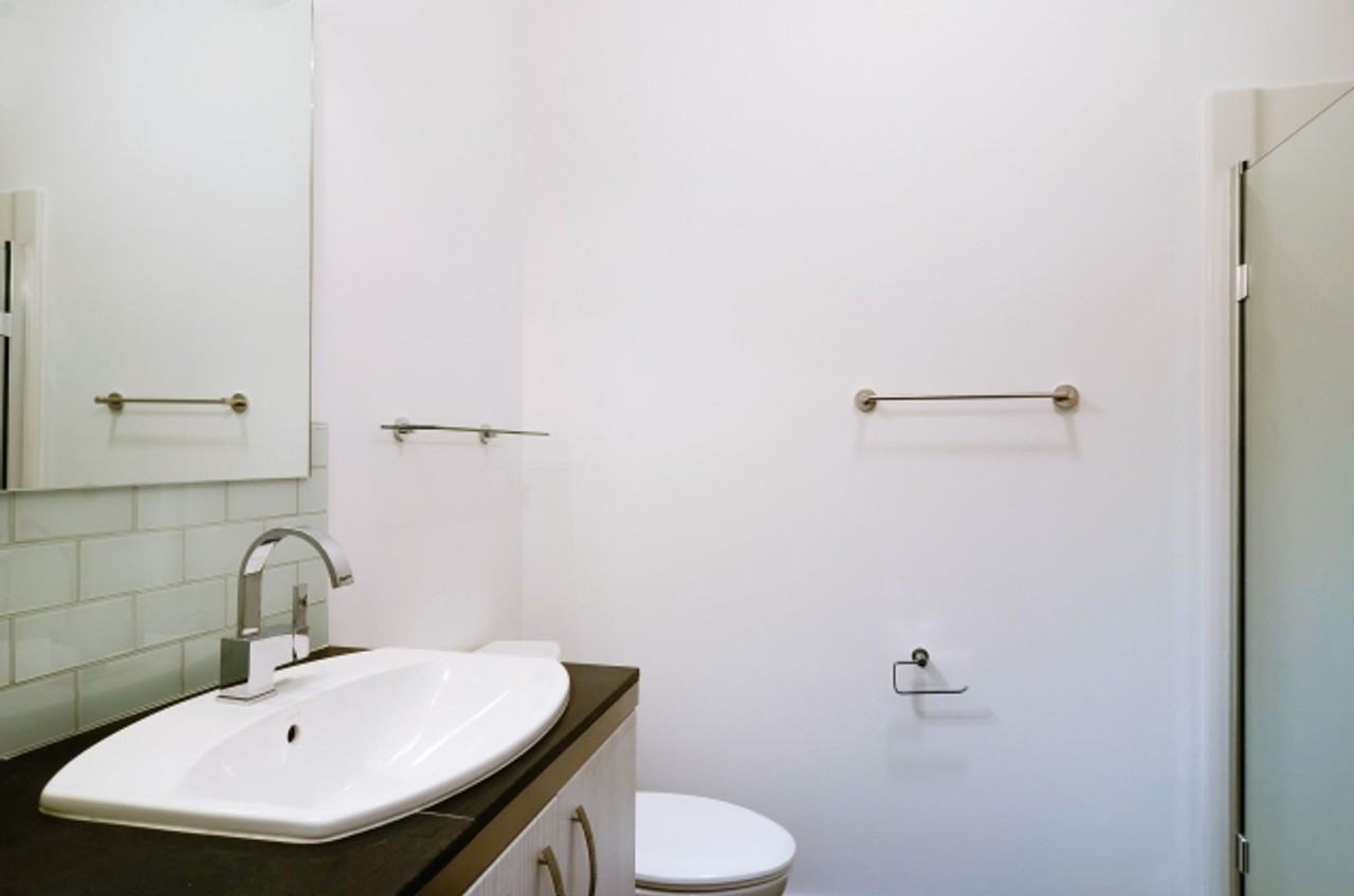 Park Place Apartments | 877 East Park Street - Photo 3 of 7