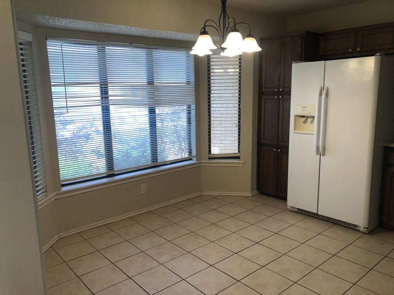 310 N Elkhart Ave - Photo 3 of 14