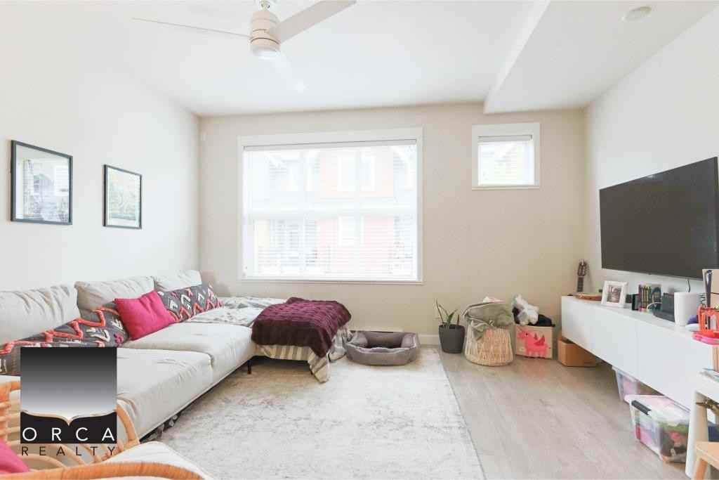 2150 Salisbury Ave - Photo 3 of 42