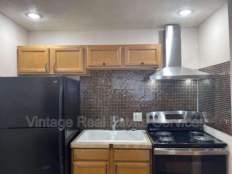 9105 W Hillsborough Ave #I104 - Photo 6 of 14