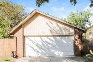 featured image of 1905 Oakhurst Ave