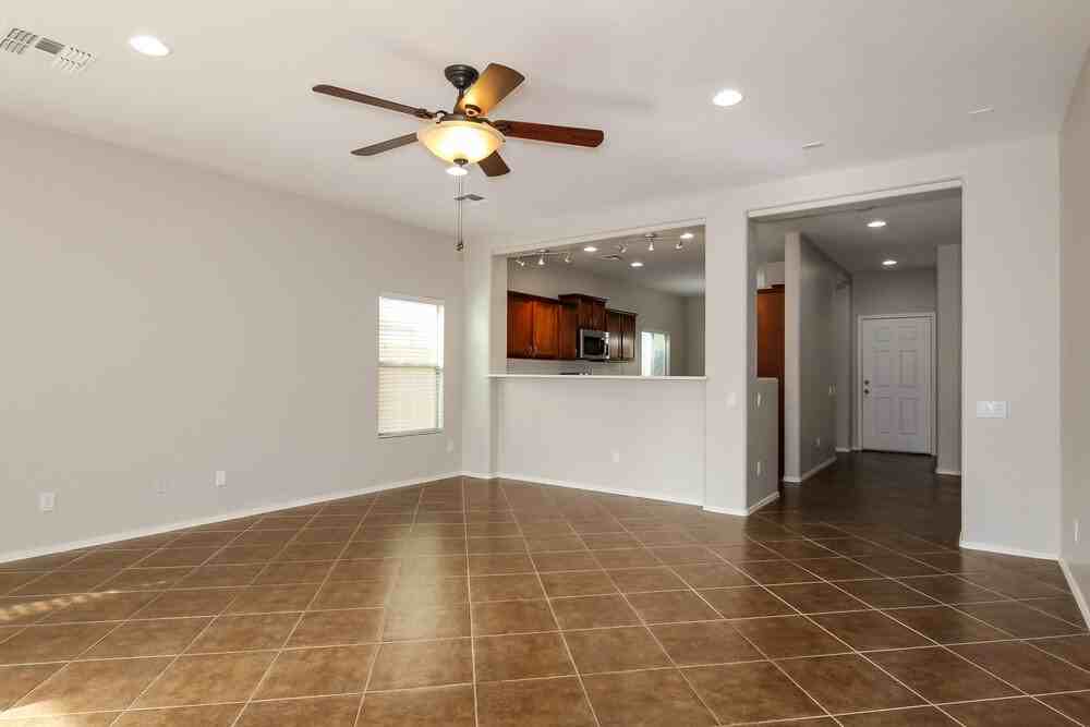 5217 W Shumway Farm Rd - Photo 3 of 15