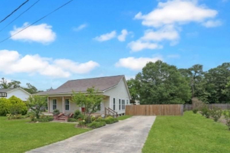 29120 Peggy Dr - Photo 2 of 15