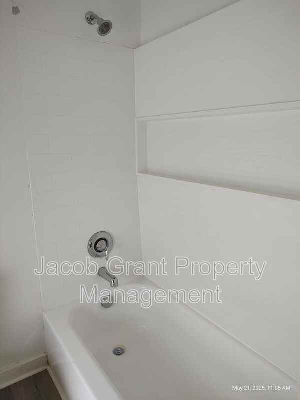 66 N Stout Ave - Photo 7 of 16