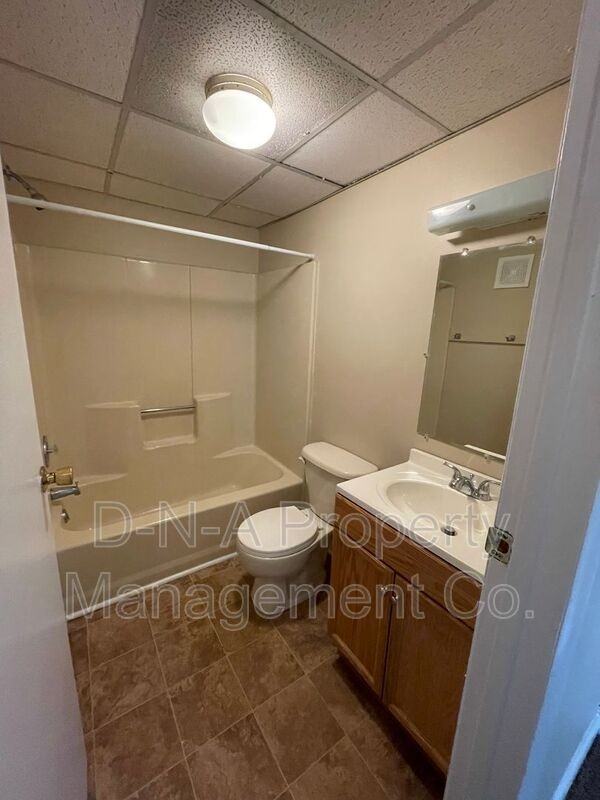 339 Race St #C2 - Photo 7 of 8