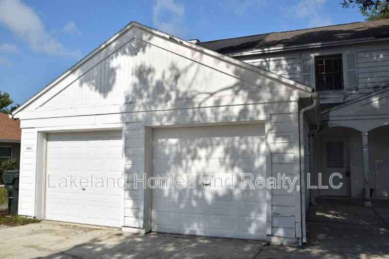 1821 Crystal Grove Dr - Photo 2 of 23