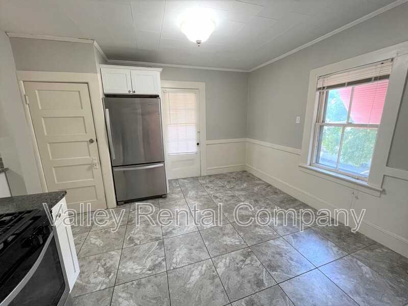 37 Church St - Photo 3 of 14