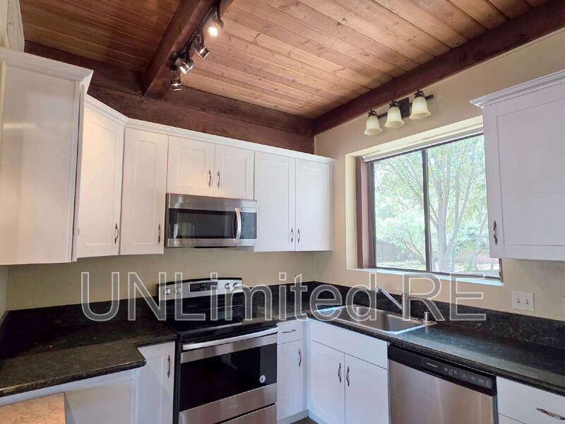 355 Canyon Diablo Rd - Photo 7 of 19