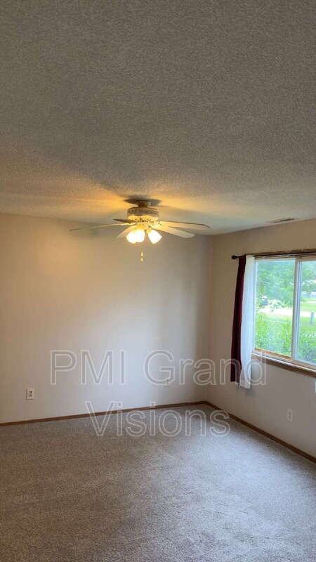 610 Richmond Ave - Photo 3 of 25