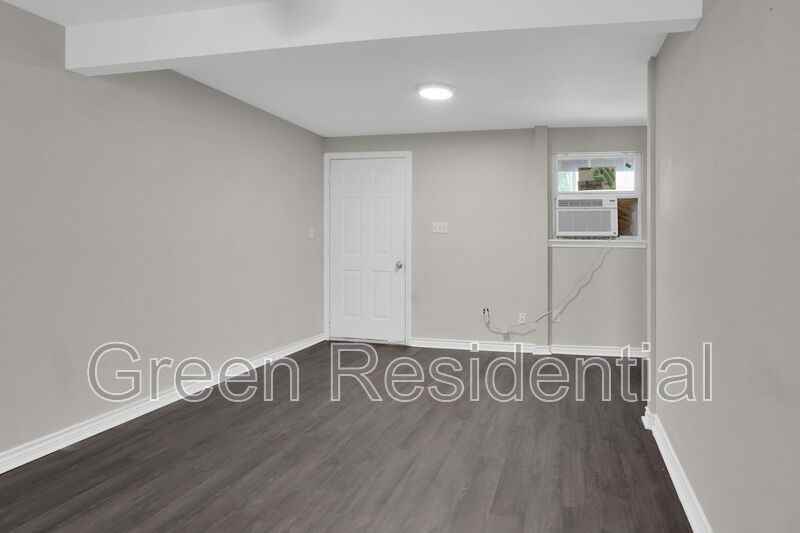 5623 1/2 Barremore St - Photo 2 of 9