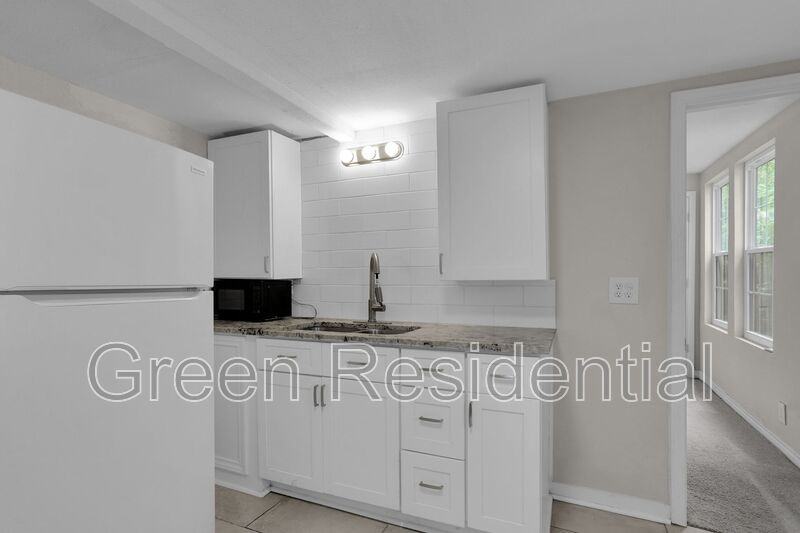 5623 1/2 Barremore St - Photo 3 of 9