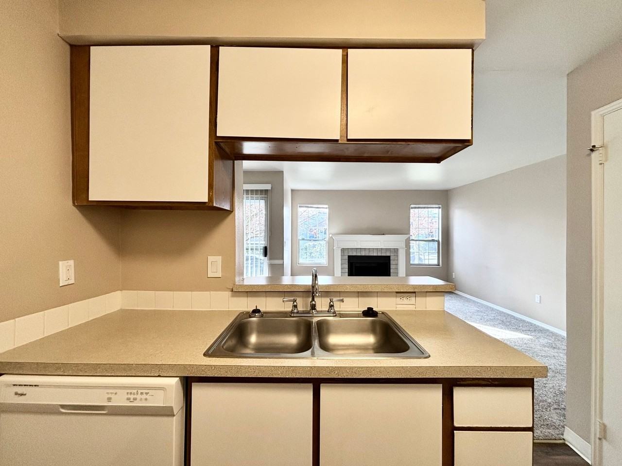 Overlook Pointe Apartments - Photo 3 of 50