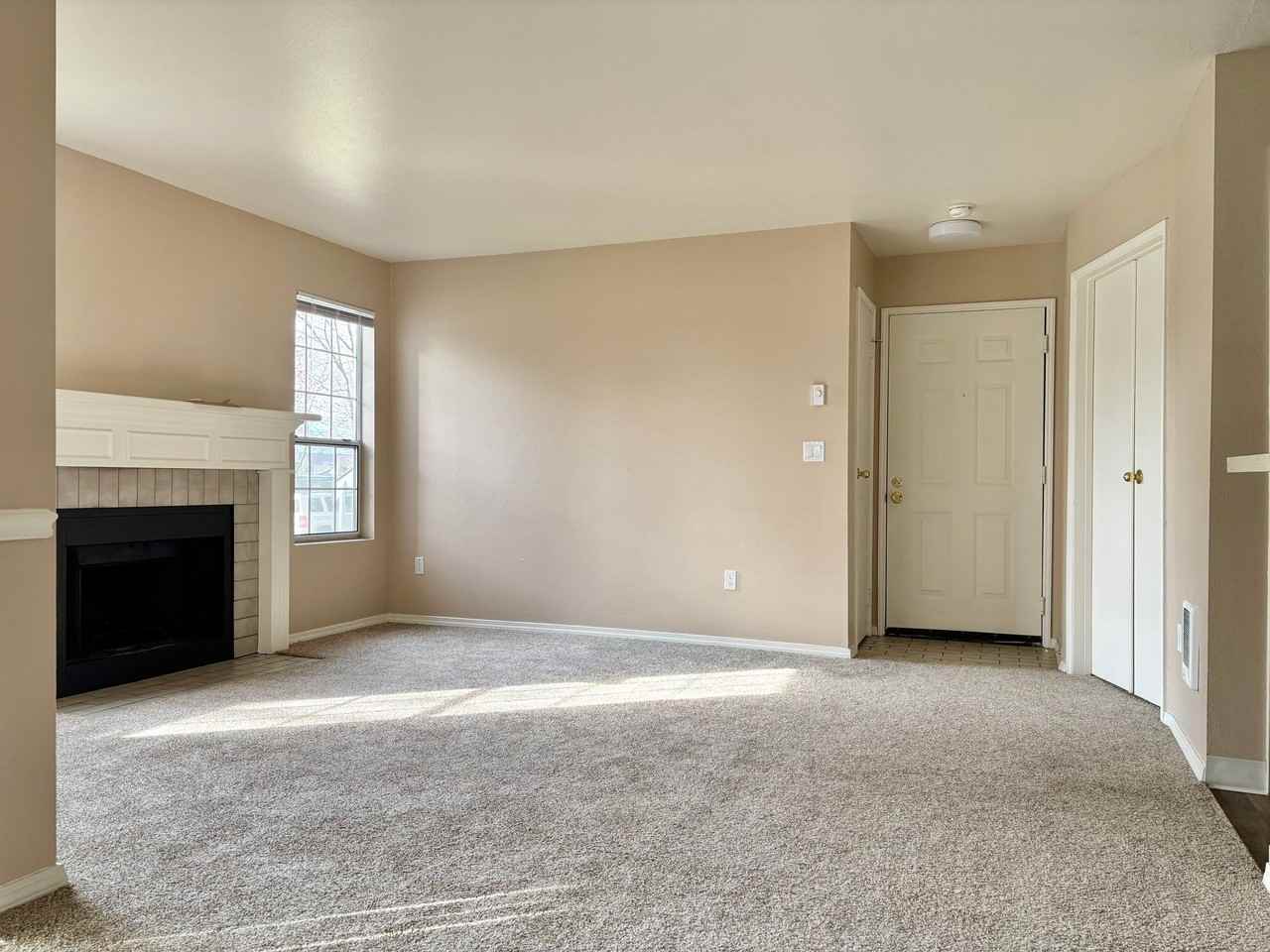 Overlook Pointe Apartments - Photo 4 of 50