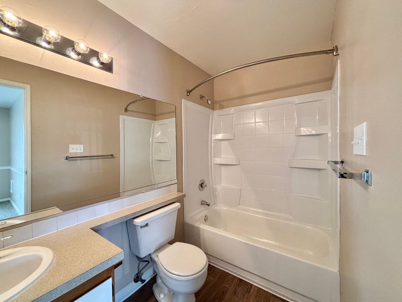 Overlook Pointe Apartments - Photo 6 of 50