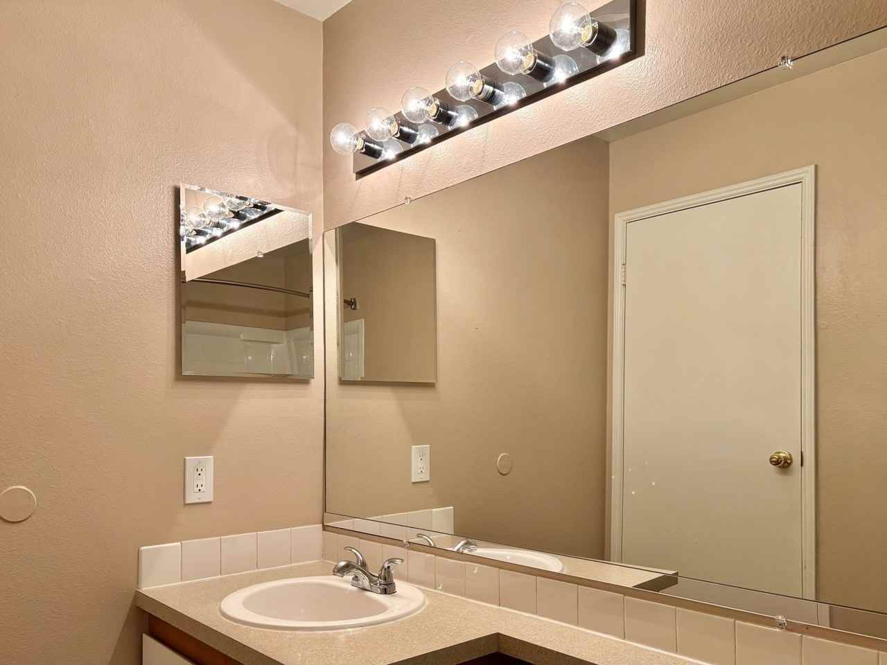 Overlook Pointe Apartments - Photo 7 of 50