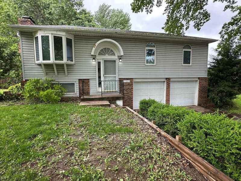 17820 Greentree Ave - Photo 2 of 42