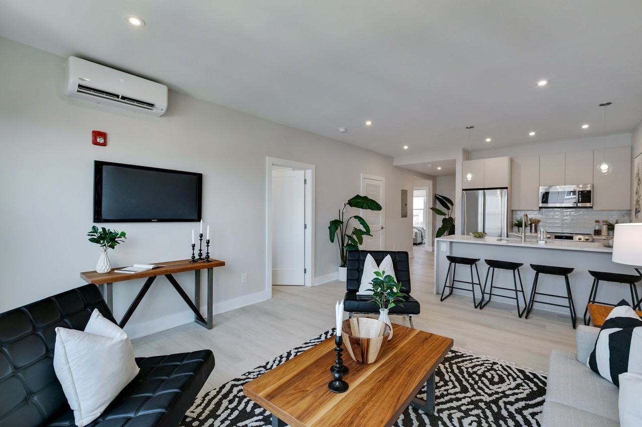 The Maven - Photo 7 of 45