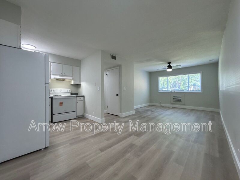 1010 N 16th St #A9 - Photo 2 of 9
