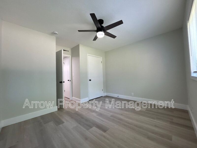 1010 N 16th St #A9 - Photo 4 of 9