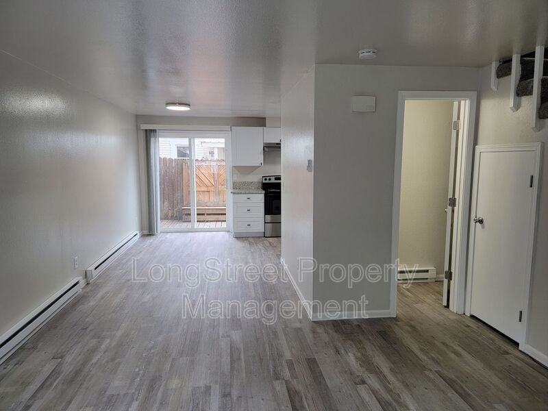 1622 College St - Photo 2 of 29