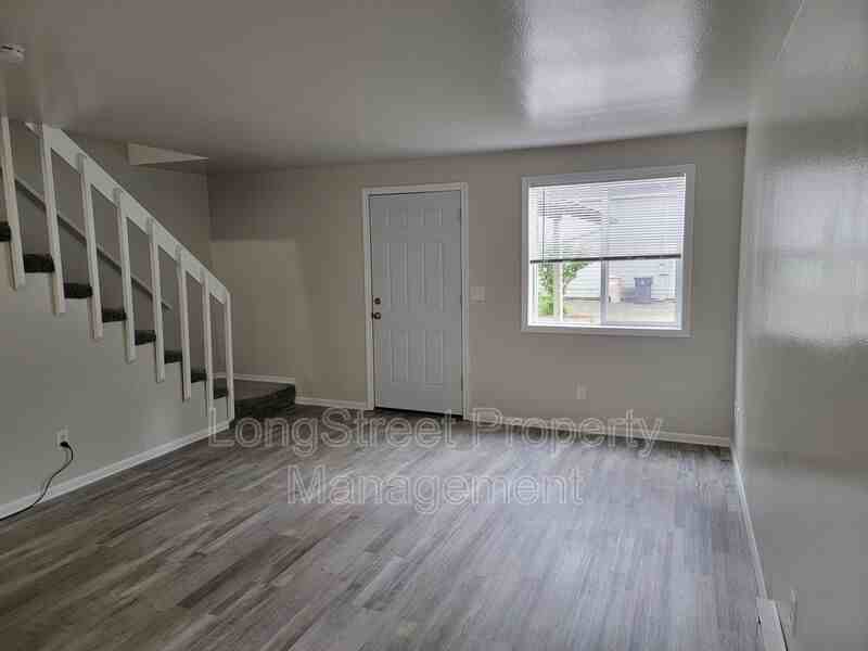 1622 College St - Photo 3 of 29
