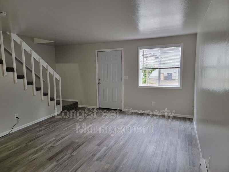 1622 College St - Photo 7 of 29