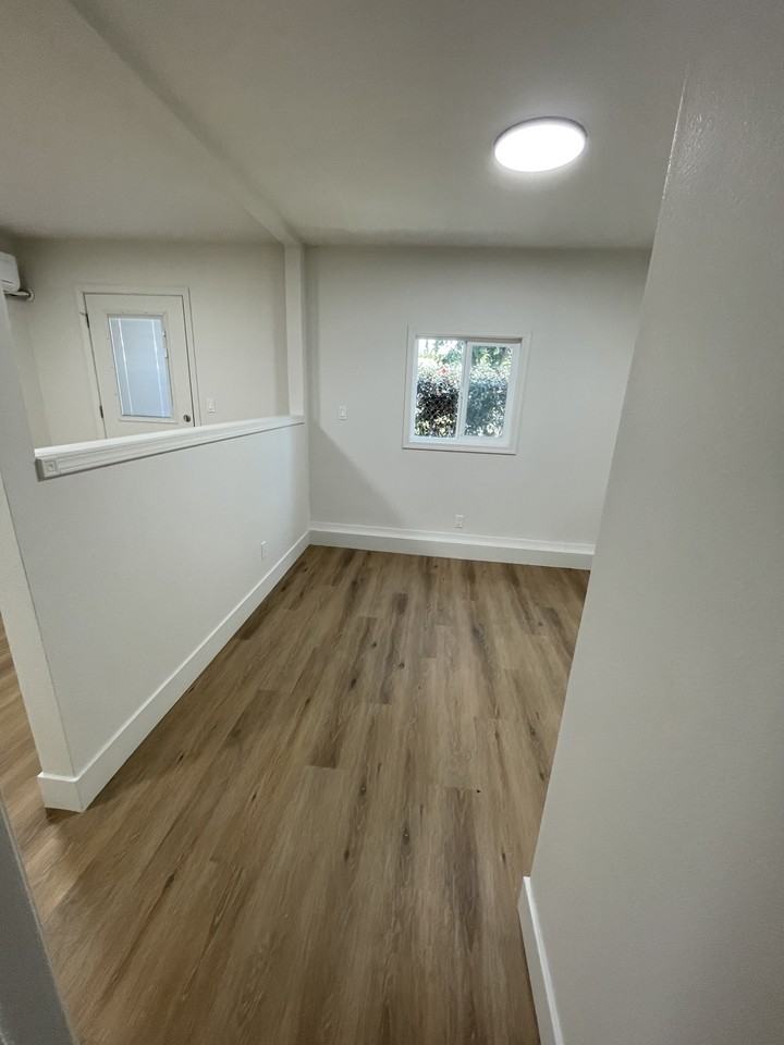 3707 Mayland Avenue - Photo 5 of 12