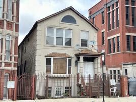 featured image of 1456 W Augusta Blvd #2