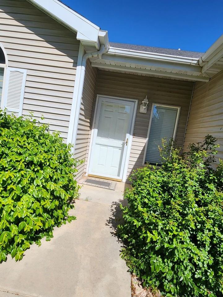 387 N Pachea Trl - Photo 4 of 44