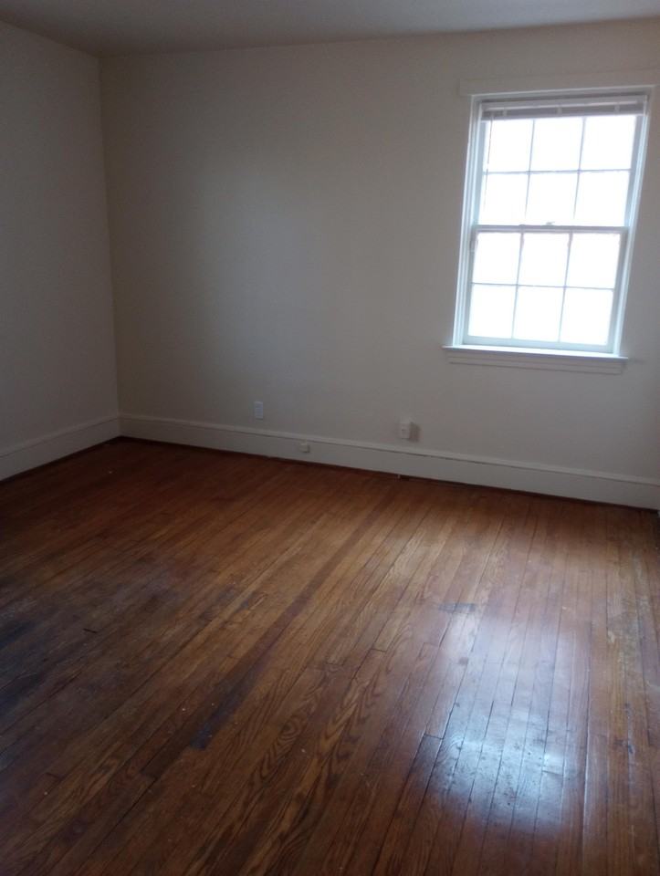 134 Westmoreland Court - Photo 7 of 9