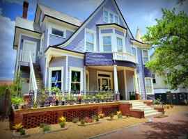 featured image of 118 E 31st St