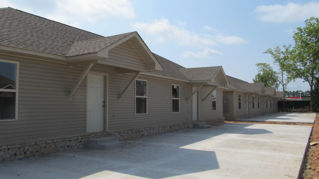 39 Hillview - Photo 3 of 12