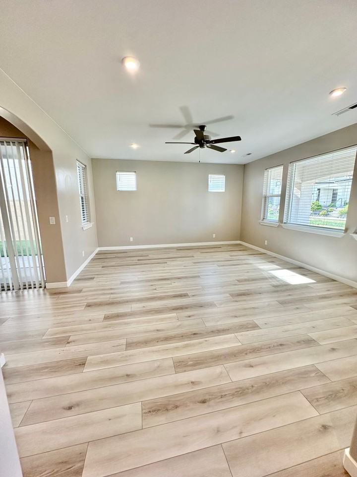 797 W Red Marble Ln - Photo 5 of 50