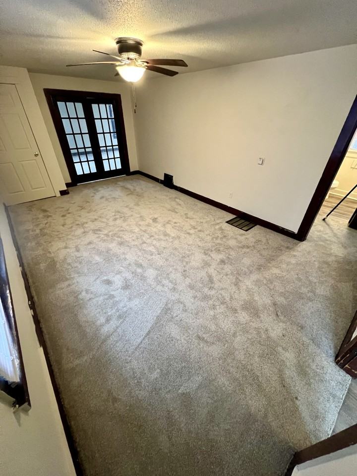 1410 Spy Run Avenue - Photo 2 of 10