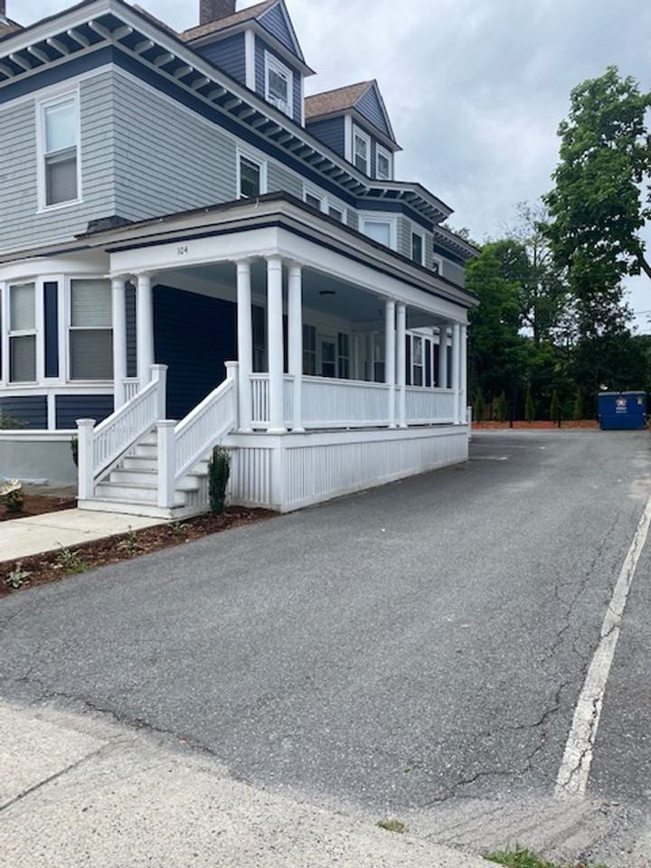 MERRICK - Photo 2 of 3