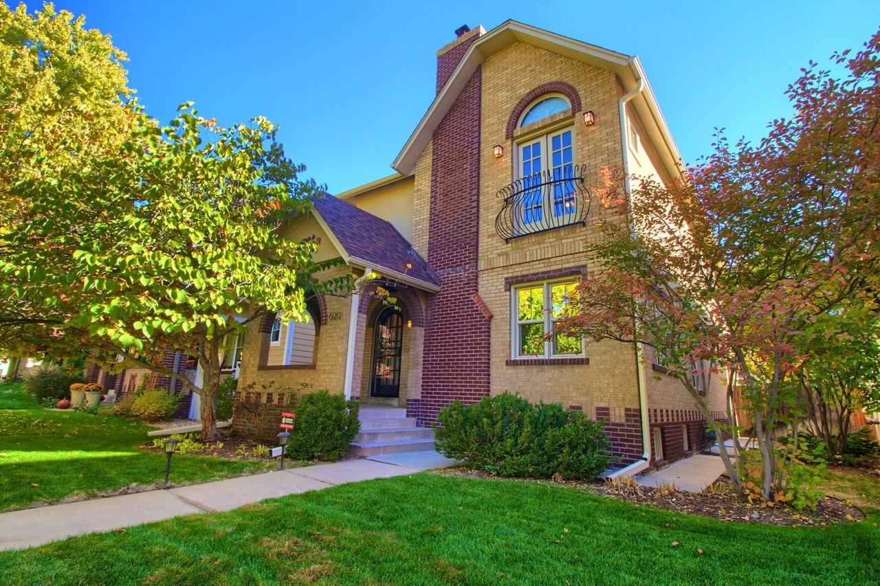 620 S Race St - Photo 2 of 49