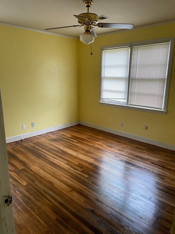 204 Norwood St - Photo 2 of 5