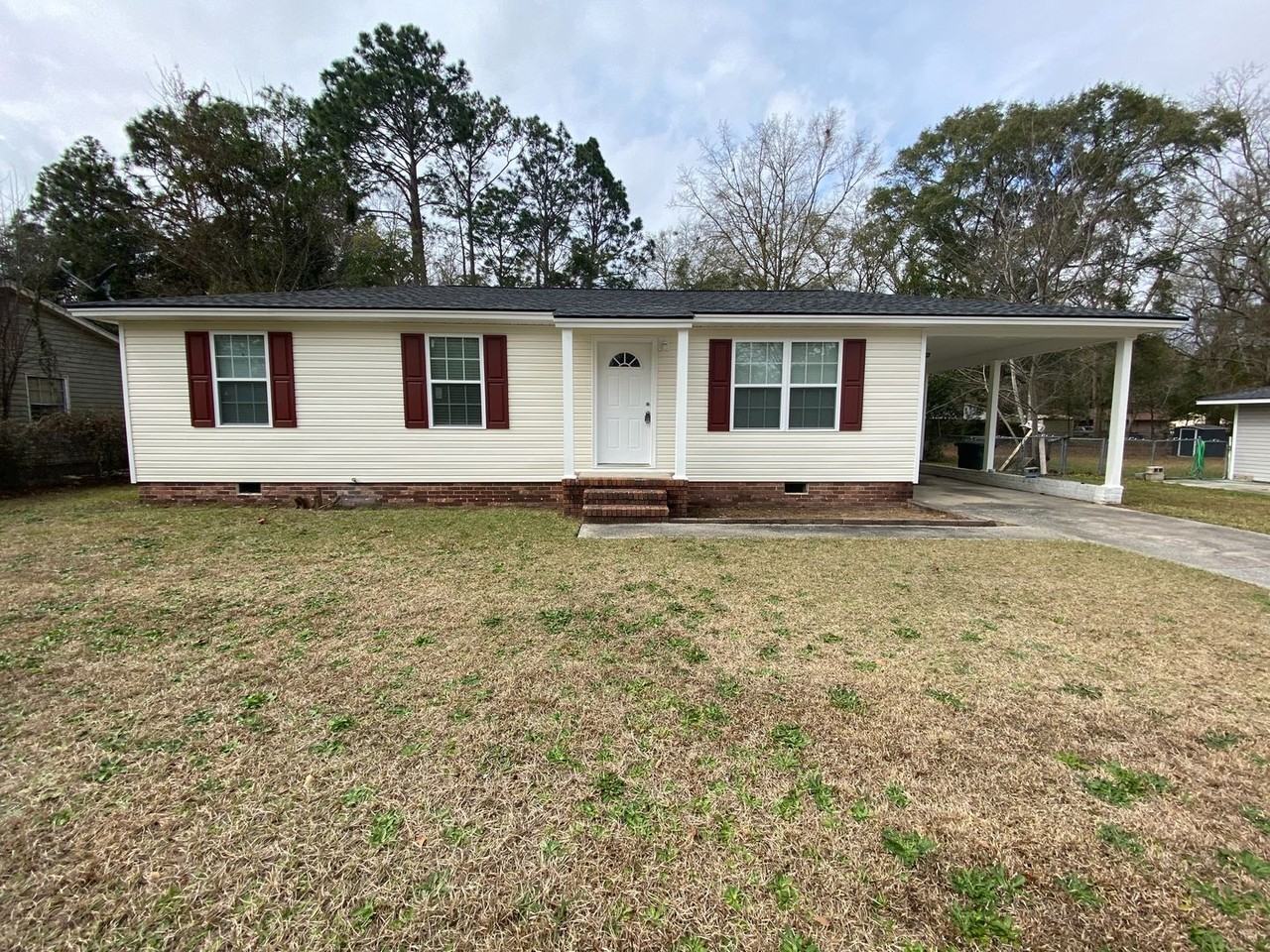 641 Eagan Rd - Photo 2 of 4