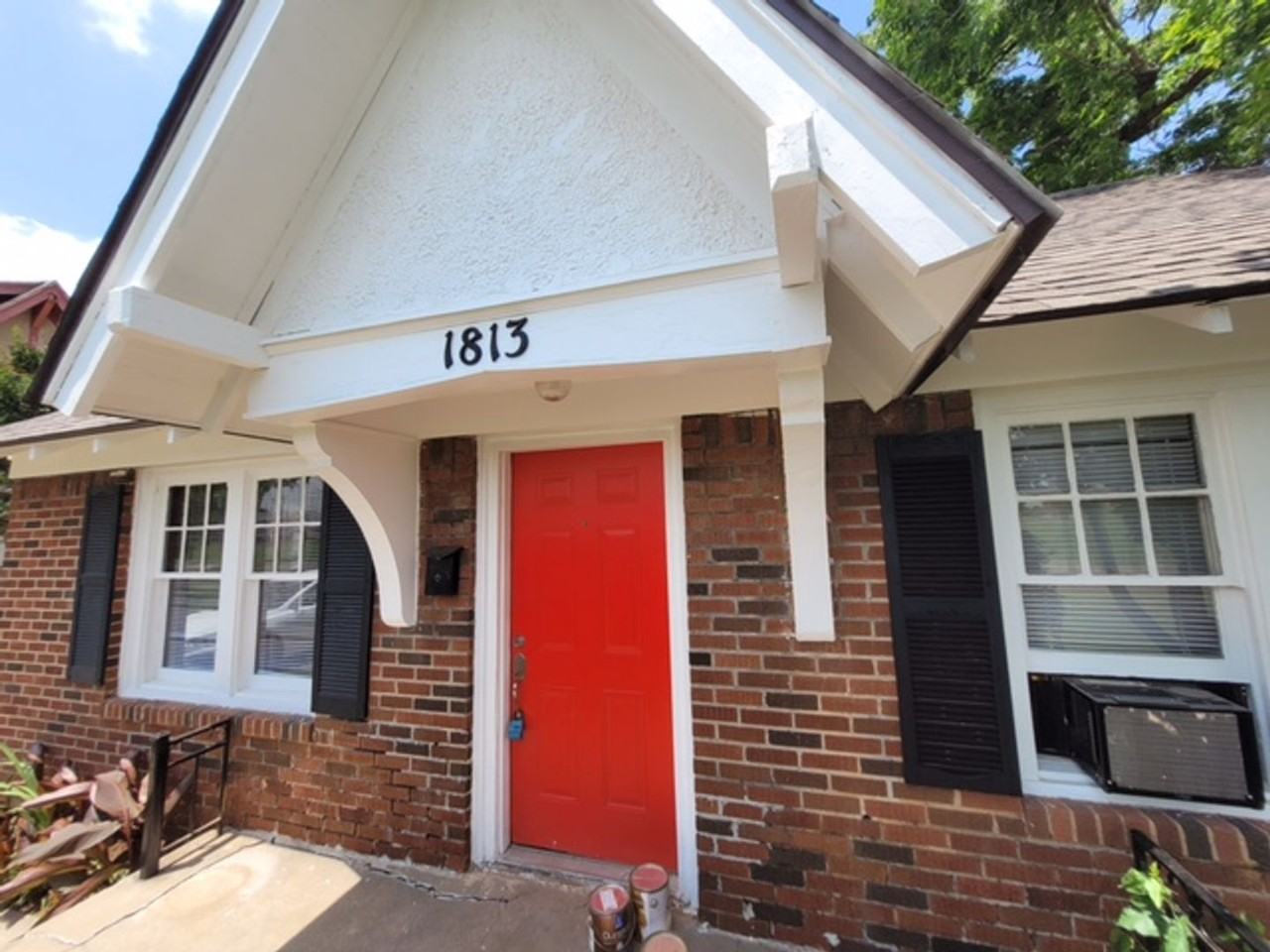 1813 Nw 28th St - Photo 2 of 12