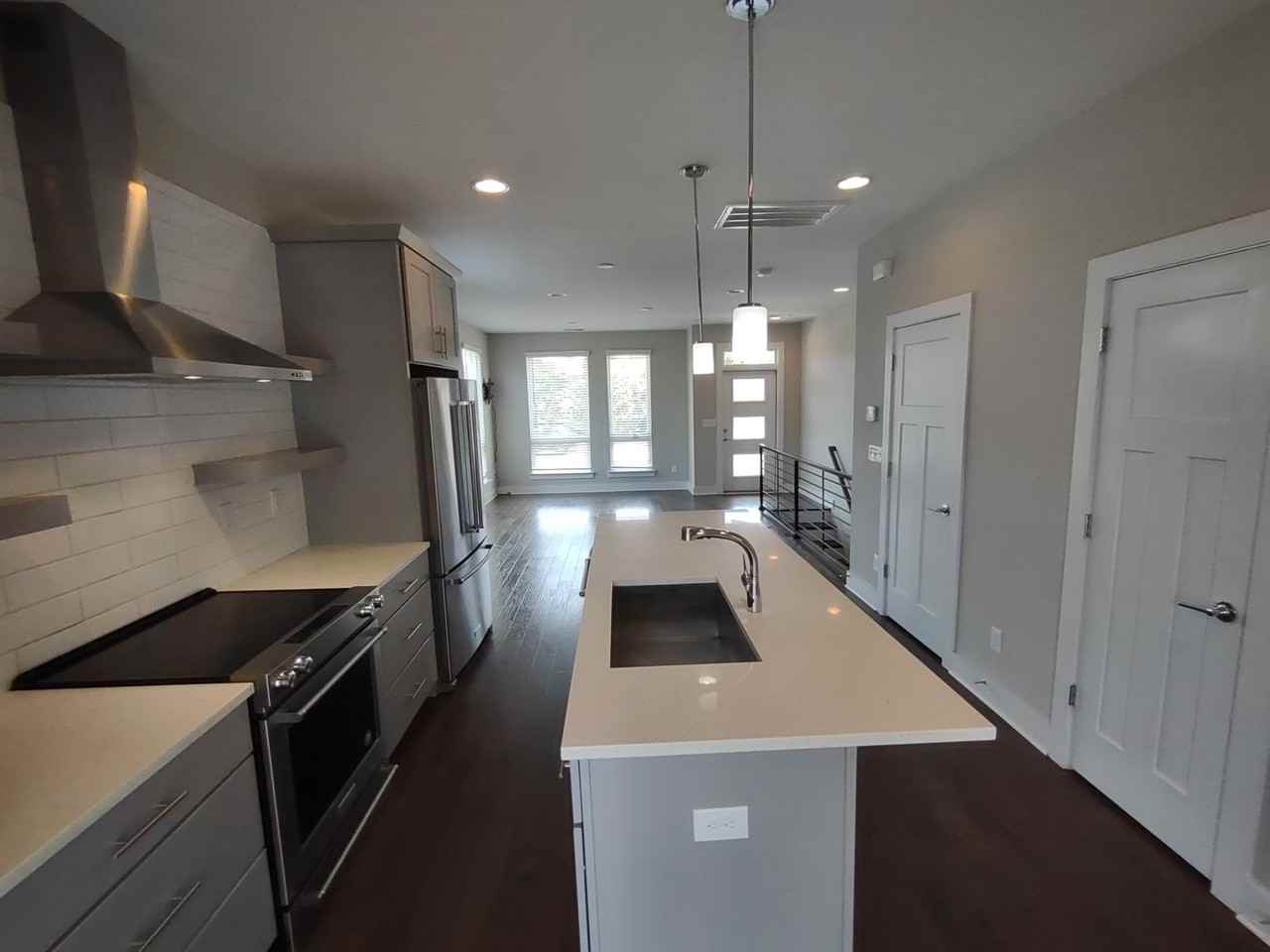 422 Southend Crossing Ln - Photo 2 of 18