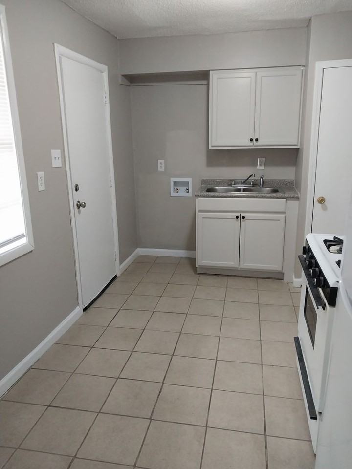 1025 S Wellington St #3 - Photo 3 of 8