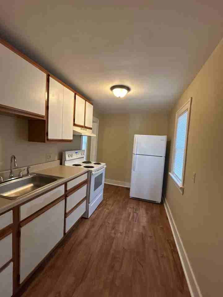 618 S 28th St - Photo 2 of 11