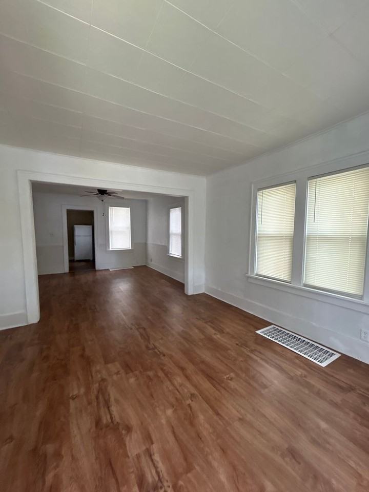 618 S 28th St - Photo 3 of 11