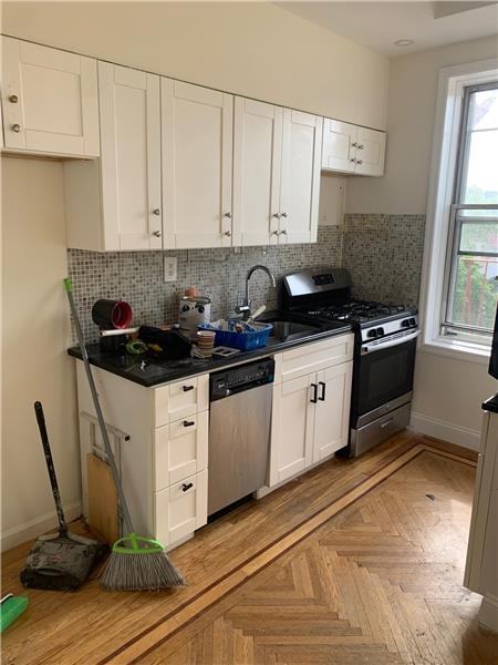 9319 Ridge Blvd #4 - Photo 3 of 8