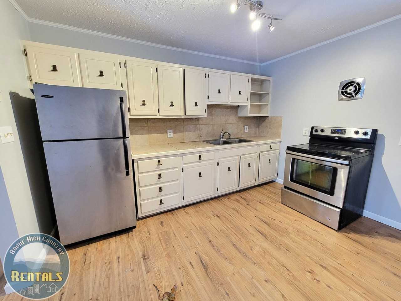 310 Eureka Hills Cir - Photo 3 of 17