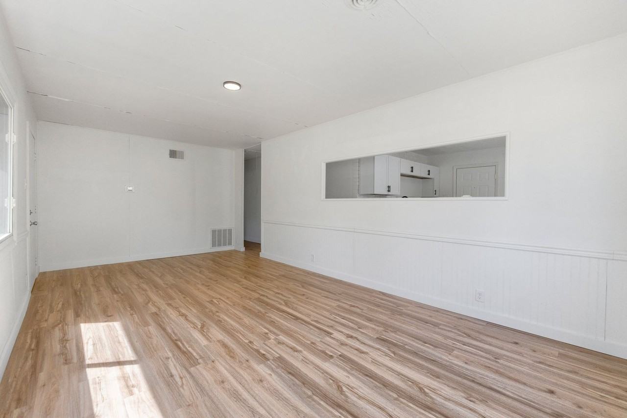 2805 Stanford Ave - Photo 3 of 31