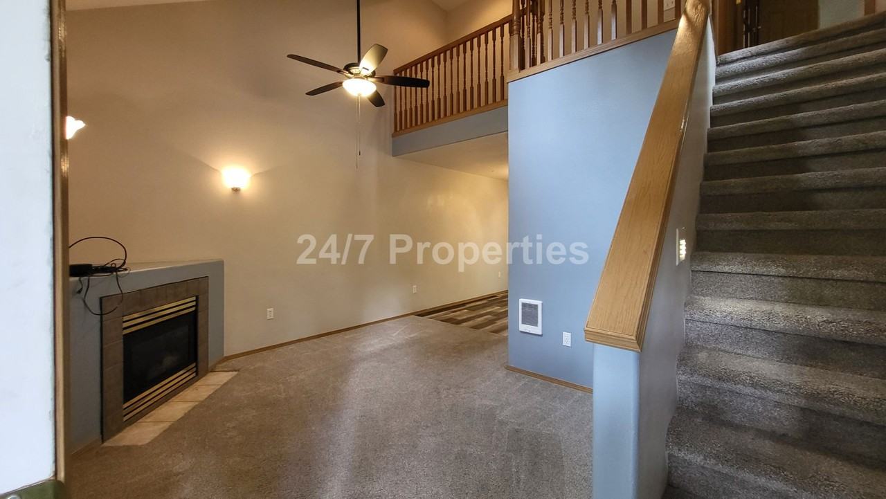 18755 Se Division St - Photo 2 of 20