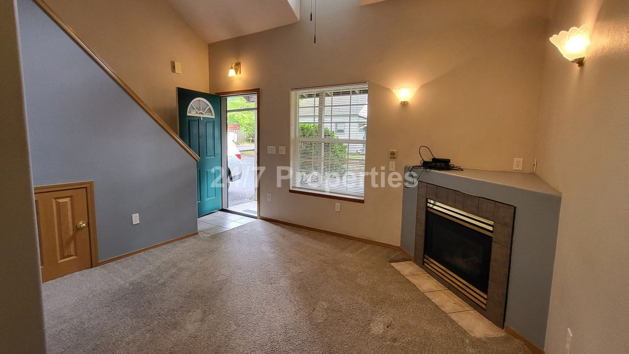 18755 Se Division St - Photo 3 of 20