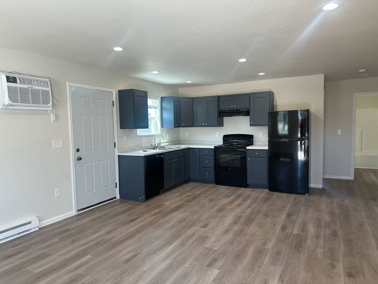 6545 Anderton Ave - Photo 2 of 8